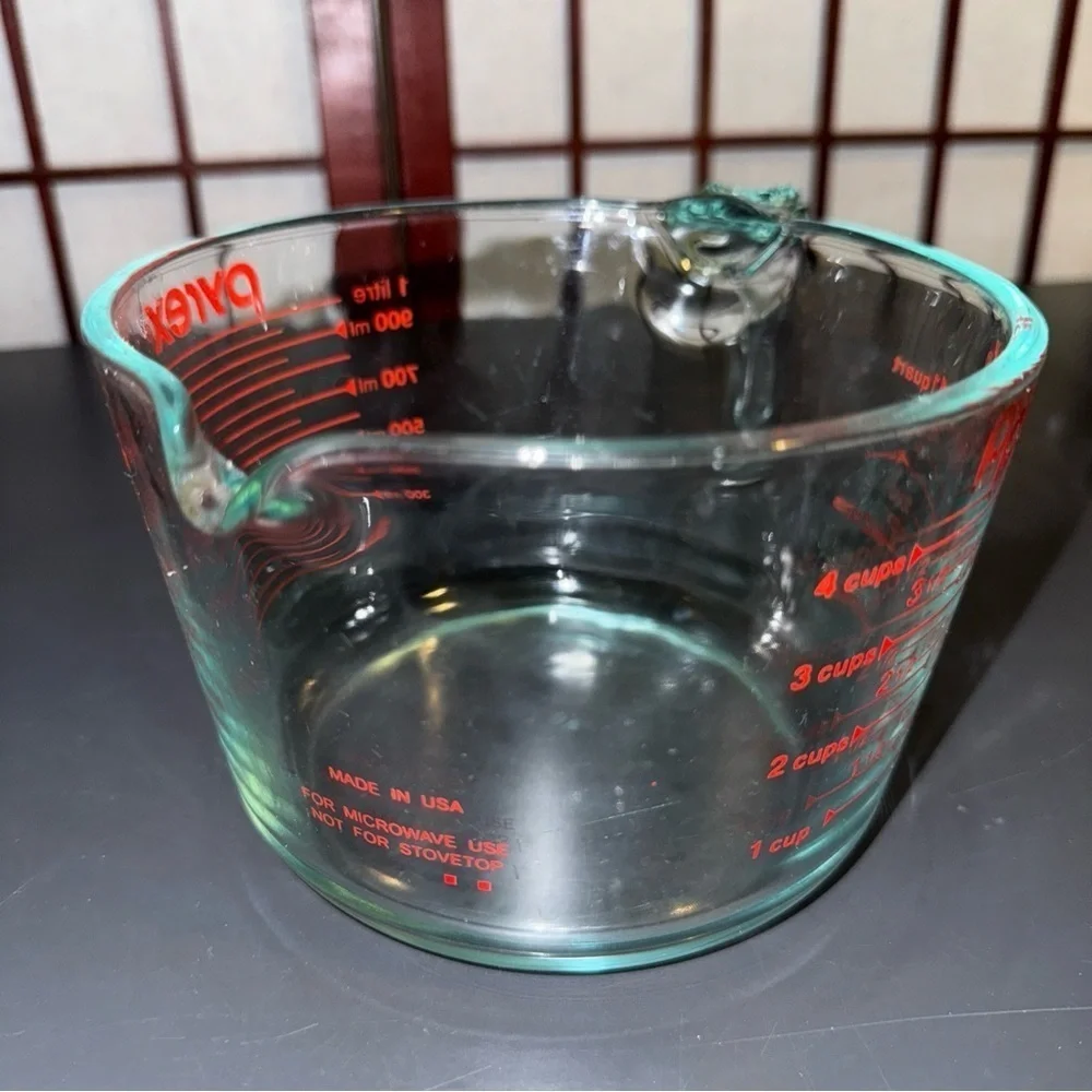 Pyrex 4 Cups 32 Oz 1000 ML 1 QT Large Clear Glass Measuring Bowl Cup Red USA - Picture 7 of 16